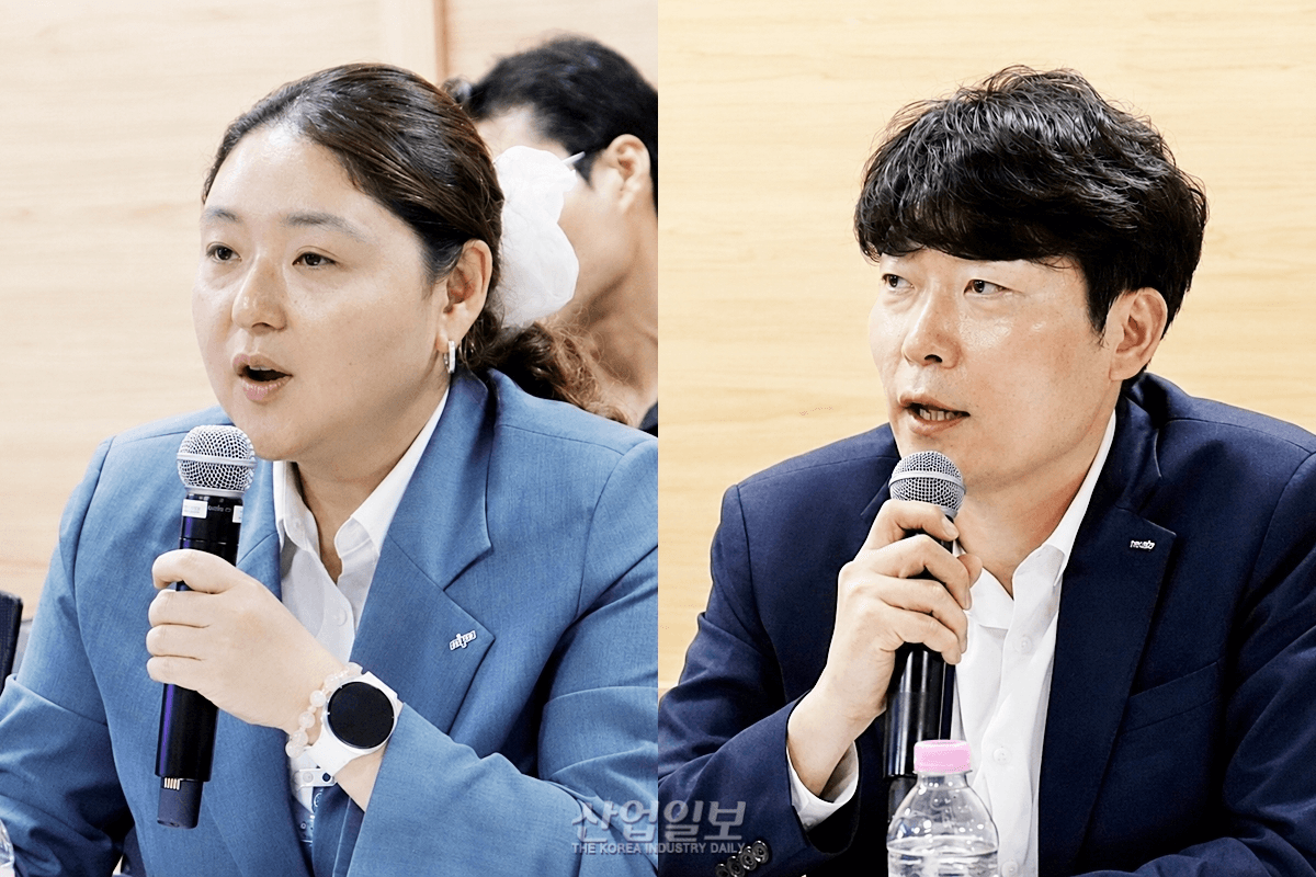 제조 AI 전환을 주제로 한 토론회에서 발표자들이 마이크를 들고 차례로 발언하는 모습