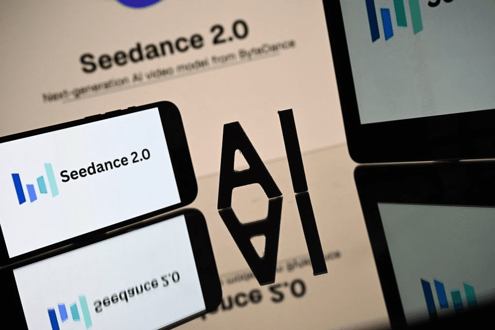 스마트폰과 모니터에 표시된 바이트댄스의 AI 영상 모델 시댄스(Seedance) 2.0 소개 화면